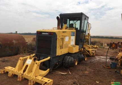 Motoniveladora Komatsu GD655
