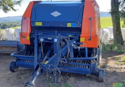 Enfardadeira KUHN FB2130