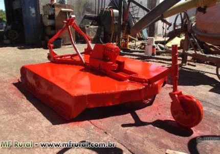 Roçadeira Massey Ferguson