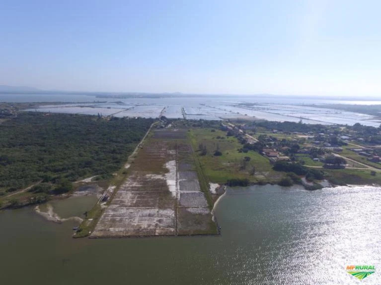 Usina Solar/Eólica - Área de 338.800 m2 em Praia Seca, Araruama - RJ