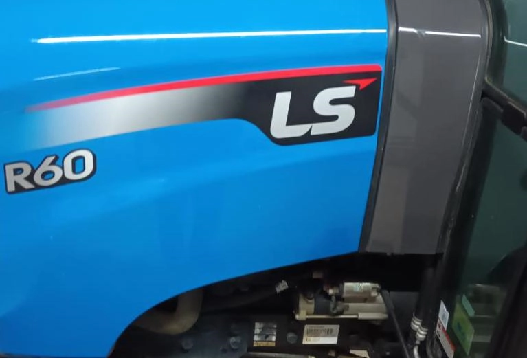 Trator ls R60 Cabinado em Piedade SP à venda. Compre direto 808271