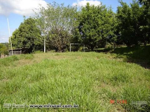 Chacara em Marília/SP com 12.100 m2 com casa ,campo de futebol cerca alamb