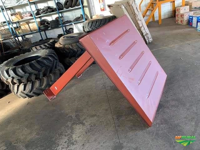 CAPOTA PARA TRATORES Imagem CAPOTA PARA TRATORES