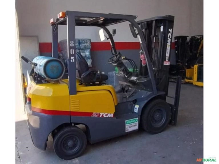 EMPILHADEIRA TCM FG 25 - 2,5 ton Imagem EMPILHADEIRA TCM FG 25 - 2,5 ton