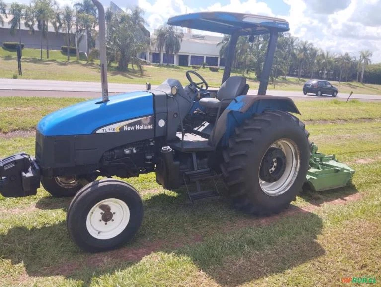 Trator NEW HOLLAND TL 75