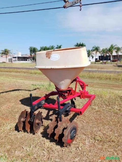 Surcador, Adubador e cobridor Imagem Surcador, Adubador e cobridor