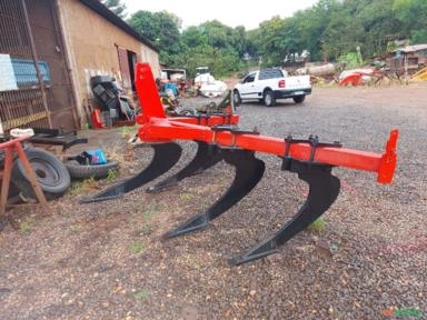 Imagem Subsolador canavieiro de hidráulico 5 hastes Imagem Subsolador canavieiro de hidráulico 5 hastes