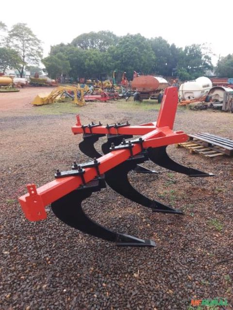Imagem Subsolador canavieiro de hidráulico 5 hastes Imagem Subsolador canavieiro de hidráulico 5 hastes