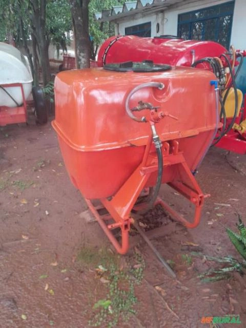 Pulverizador 500 litros Imagem Pulverizador 500 litros