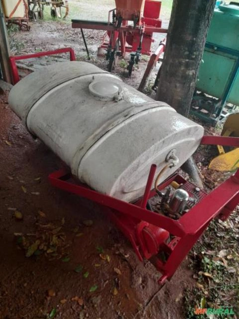 Imagem Pulverizador 500 litros Imagem Pulverizador 500 litros