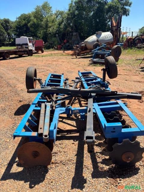 Imagem Grade niveladora marca Piccin de 44 discos Imagem Grade niveladora marca Piccin de 44 discos