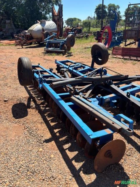 Imagem Grade niveladora marca Piccin de 44 discos Imagem Grade niveladora marca Piccin de 44 discos