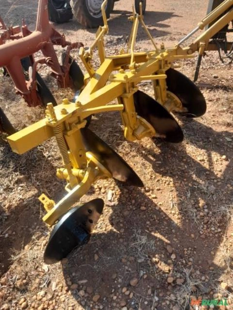 Arado Baldan três bacias Imagem Arado Baldan três bacias
