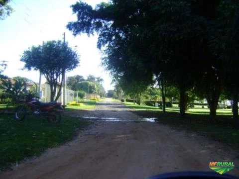 Rancho em Novo Horizonte/SP - Tietê - Cond. Lago das Garças