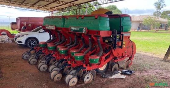 Plantadeira Planti Center, com kit bisão de 600, Usada em 3 Safra Imagem Plantadeira Planti Center, com kit bisão de 600, Usada em 3 Safra