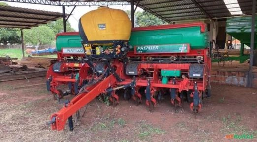 Imagem Plantadeira Planti Center, com kit bisão de 600, Usada em 3 Safra Imagem Plantadeira Planti Center, com kit bisão de 600, Usada em 3 Safra