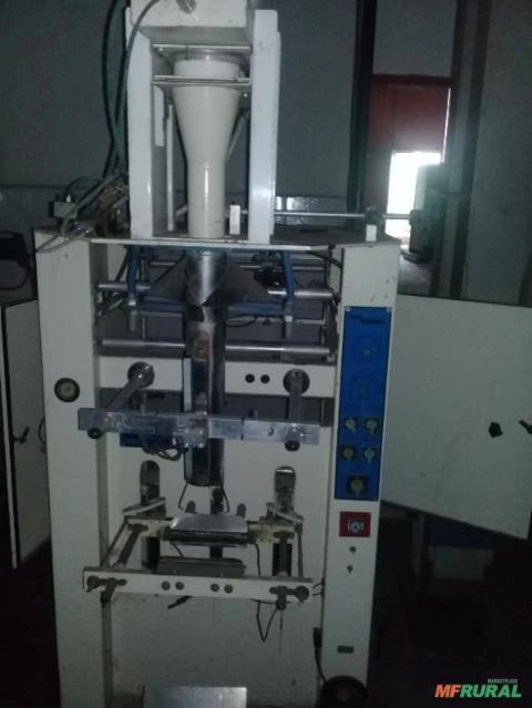 Conjunto de moagem e empacotamento de milho Imagem Conjunto de moagem e empacotamento de milho