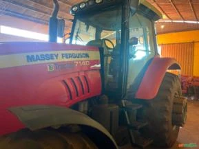 TRATOR MASSEY FERGUSON 7140  ANO 2011