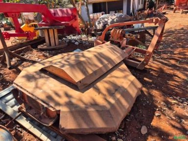 Roçadeira Lateral Tatu Imagem Roçadeira Lateral Tatu