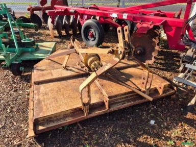 Roçadeira de Hidraulico 1.80 mts Imagem Roçadeira de Hidraulico 1.80 mts