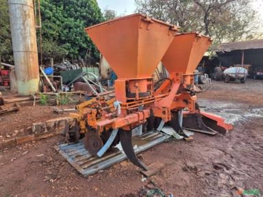 Culticador e Sulcador de cana Imagem Culticador e Sulcador de cana