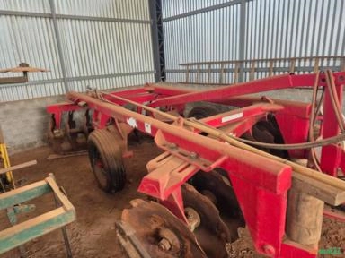 Grade intermediaria 18 discos Imagem Grade intermediaria 18 discos