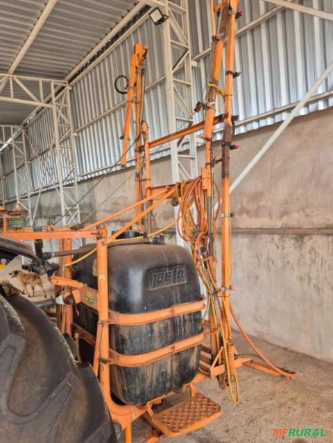 Pulverizador jacto condor 600 litros Imagem Pulverizador jacto condor 600 litros