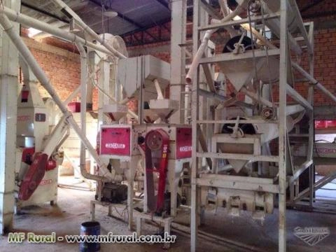 Máquina beneficiadora de arroz Imagem Máquina beneficiadora de arroz