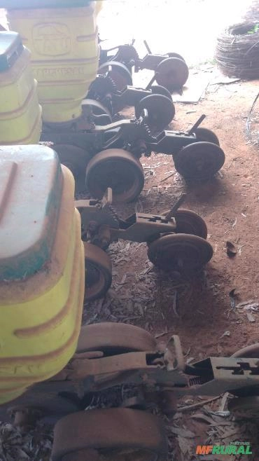 Imagem Plantadeira PST 3 tatu Imagem Plantadeira PST 3 tatu