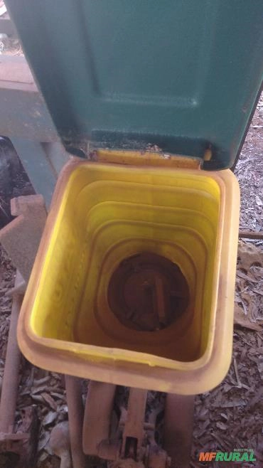 Imagem Plantadeira PST 3 tatu Imagem Plantadeira PST 3 tatu