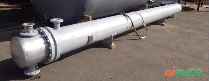 Trocador de calor casco e tubos - 49 m2 de área de troca Imagem Trocador de calor casco e tubos - 49 m2 de área de troca