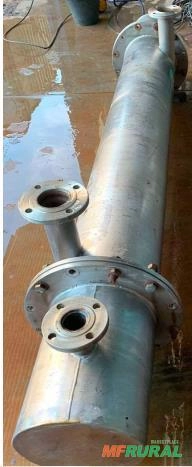 Trocador de calor casco e tubos - 15 m2 de área de troca Imagem Trocador de calor casco e tubos - 15 m2 de área de troca