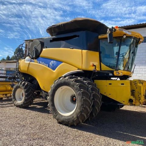 Colheitadeira New Holland CR 9080 Imagem Colheitadeira New Holland CR 9080