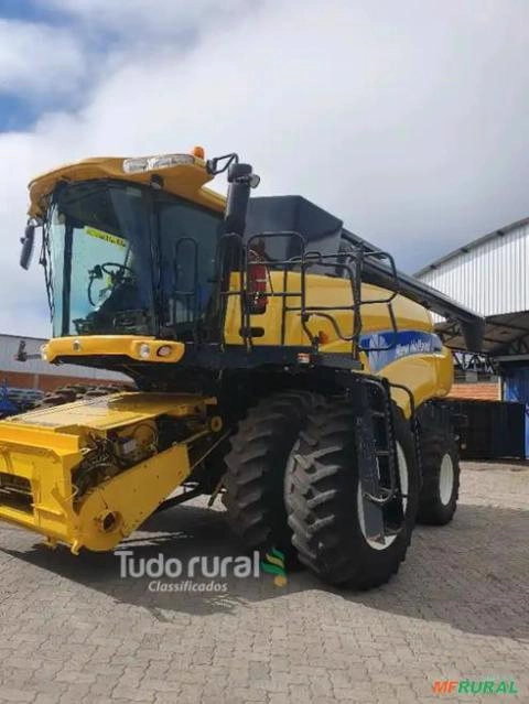 Colheitadeira New Holland CR 9060, 4x2, Ano 2009 Imagem Colheitadeira New Holland CR 9060, 4x2, Ano 2009