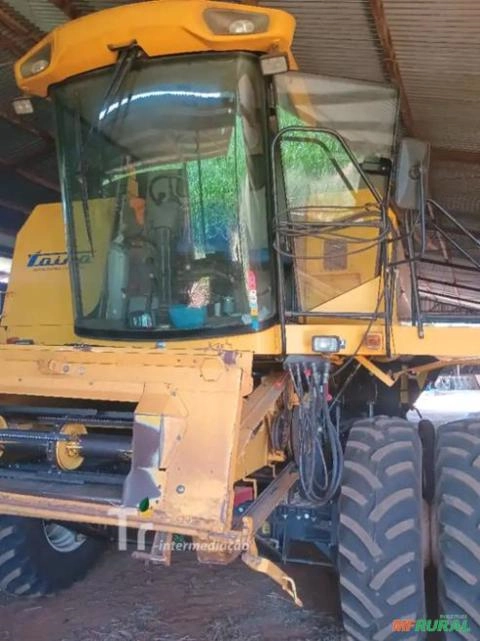 Colheitadeira New Holland TC 5070, Ano 2014 Imagem Colheitadeira New Holland TC 5070, Ano 2014