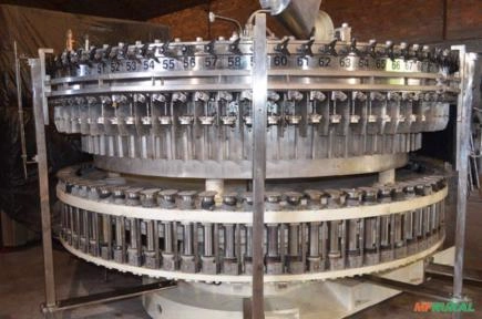 Envasadora de garrafas 80 bicos KHS Imagem Envasadora de garrafas 80 bicos KHS