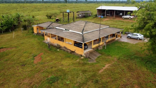 Fazenda com Porteira Fechada