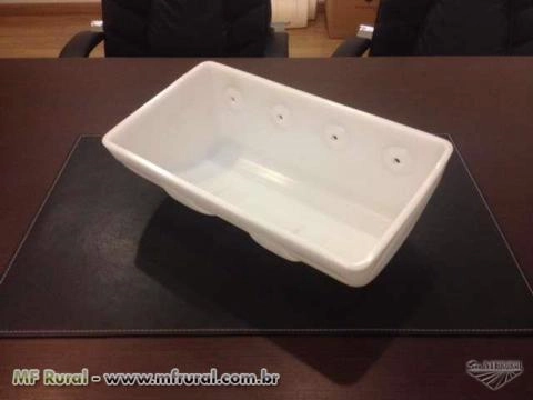 CANECA / CAÇAMBA PLASTICA PARA ELEVADOR DE GRÃOS (PEAD, Nylon) Imagem CANECA / CAÇAMBA PLASTICA PARA ELEVADOR DE GRÃOS (PEAD, Nylon)