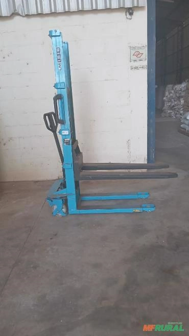 Imagem Empilhadeira hidráulica manual Imagem Empilhadeira hidráulica manual