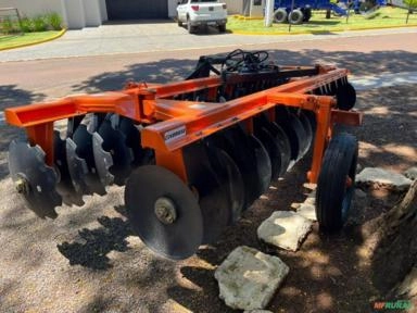 Imagem GRADE NIVELADORA 48 DISCOS - CIVEMASA - NOVA Imagem GRADE NIVELADORA 48 DISCOS - CIVEMASA - NOVA