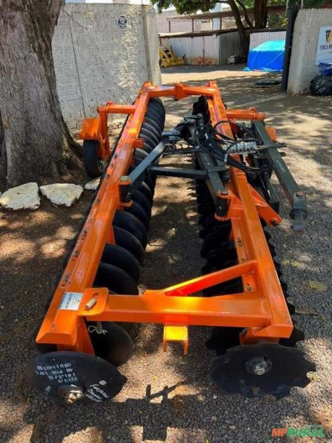 Imagem GRADE NIVELADORA 48 DISCOS - CIVEMASA - NOVA Imagem GRADE NIVELADORA 48 DISCOS - CIVEMASA - NOVA