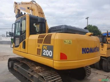 Escavadeira Komatsu PC200 2011