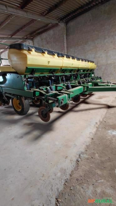PLANTADEIRA JOHN DEERE CCS 2130 TANDEM 26x50 ANO 2014 À VENDA – MONITOR DE SEMENTES E ÓTIMO PREÇO Imagem PLANTADEIRA JOHN DEERE CCS 2130 TANDEM 26x50 ANO 2014 À VENDA – MONITOR DE SEMENTES E ÓTIMO PREÇO