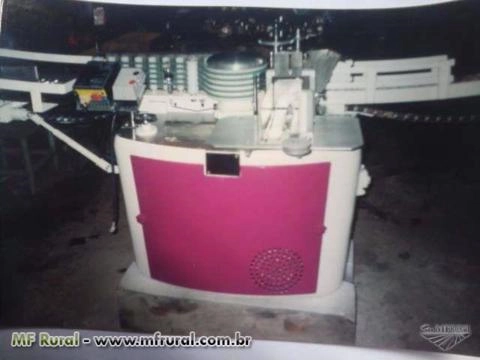 Imagem Maquinas para refrigerantes e bebidas em geral Imagem Maquinas para refrigerantes e bebidas em geral