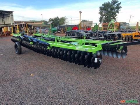 Grade Niveladora 72x22 Piccim com pneus e pistão Imagem Grade Niveladora 72x22 Piccim com pneus e pistão