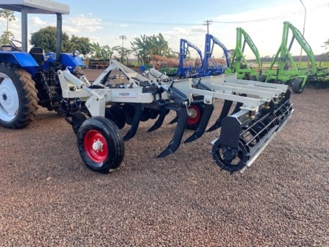 Imagem Subsolador 07 Hastes modelo ASDA-DR com Disco e Rolo Novo, Marca Baldan Imagem Subsolador 07 Hastes modelo ASDA-DR com Disco e Rolo Novo, Marca Baldan