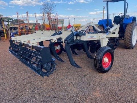 Imagem Subsolador 07 Hastes modelo ASDA-DR com Disco e Rolo Novo, Marca Baldan Imagem Subsolador 07 Hastes modelo ASDA-DR com Disco e Rolo Novo, Marca Baldan