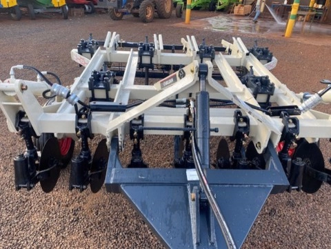 Imagem Subsolador 07 Hastes modelo ASDA-DR com Disco e Rolo Novo, Marca Baldan Imagem Subsolador 07 Hastes modelo ASDA-DR com Disco e Rolo Novo, Marca Baldan