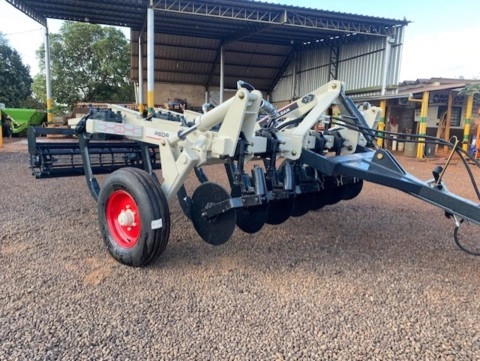 Subsolador 07 Hastes modelo ASDA-DR com Disco e Rolo Novo, Marca Baldan Imagem Subsolador 07 Hastes modelo ASDA-DR com Disco e Rolo Novo, Marca Baldan