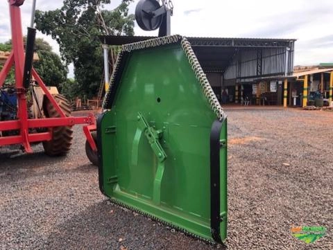 Imagem Roçadeira Hidráulica RC2  1,70 marca Tatu, equipamento Novo. Imagem Roçadeira Hidráulica RC2  1,70 marca Tatu, equipamento Novo.